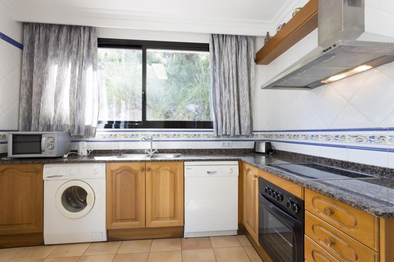 Villa With Private Mountain Ideal Runners Trailers Near Beach Approx 5 Min Walking Beach,Property Belong Puerto Pollensa Villas And Apartments Eksteriør bilde