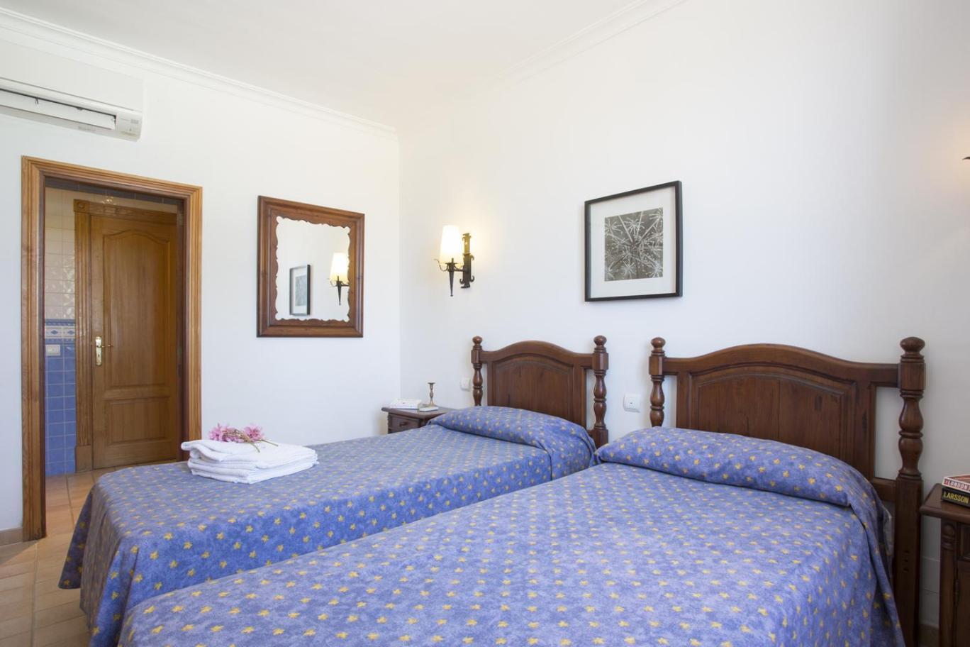 Villa With Private Mountain Ideal Runners Trailers Near Beach Approx 5 Min Walking Beach,Property Belong Puerto Pollensa Villas And Apartments Eksteriør bilde