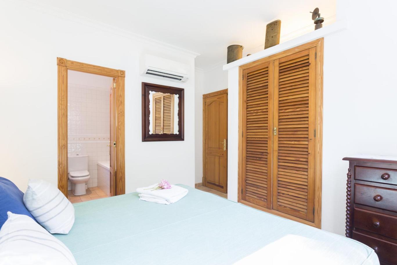Villa With Private Mountain Ideal Runners Trailers Near Beach Approx 5 Min Walking Beach,Property Belong Puerto Pollensa Villas And Apartments Eksteriør bilde
